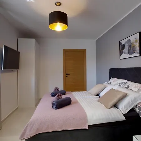 Iva & Nika Apartman *